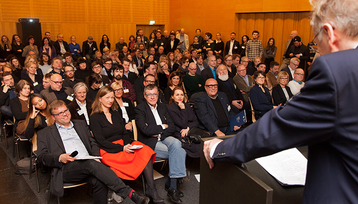 Zahlreiche Gäste im großen Saal des Marler Grimme-Instituts.